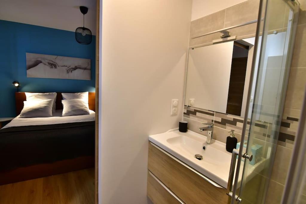 Le 46 - T2 Renove, Confortable Proche Centre-Ville Montluçon Zewnętrze zdjęcie